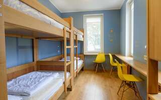 Хостелы Friday Hostel Одесса Кровать в общем номере с 5 кроватями-2
