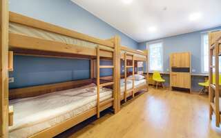 Хостелы Friday Hostel Одесса Кровать в общем номере с 5 кроватями-3
