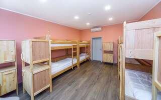 Хостелы Friday Hostel Одесса Кровать в общем 8-местном номере для женщин-5